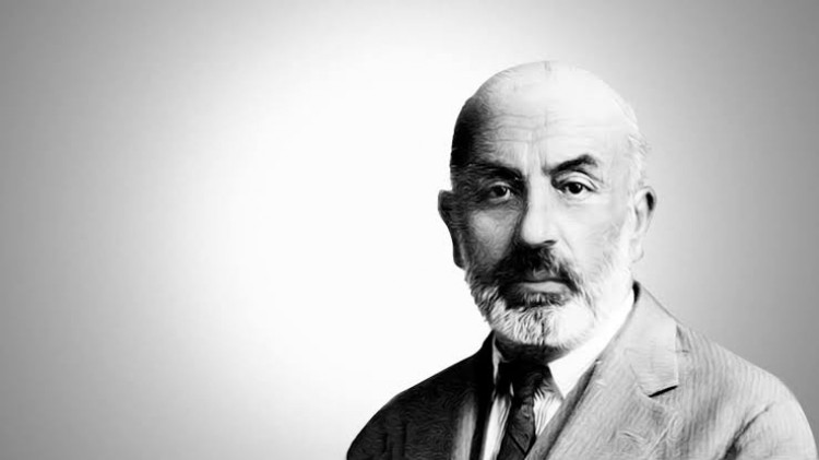 Gururlu, hüzünlü ve vatanına aşık birisi