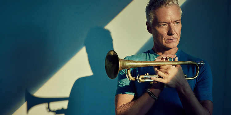 HAVALI ŞEYLER!  GRAMMYLİ TROMPET SANATÇISI CHRIS BOTTI 17 MAYIS’TA AÇIK HAVADA