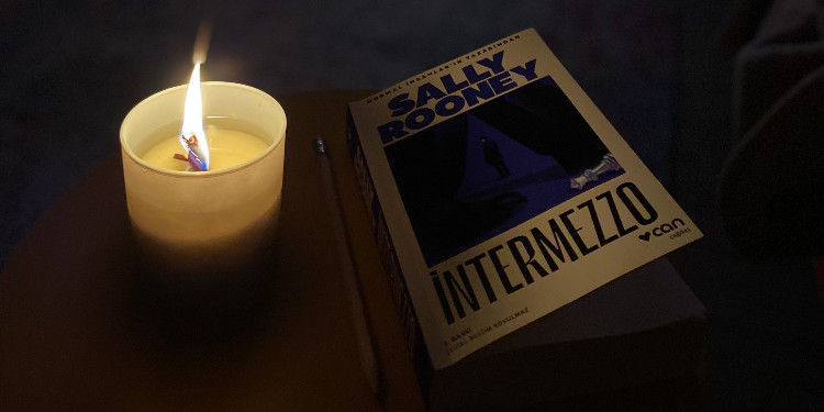 Hayatın  Zorluklarına  Kısa  Bir  Ara:  İntermezzo - Sally Rooney