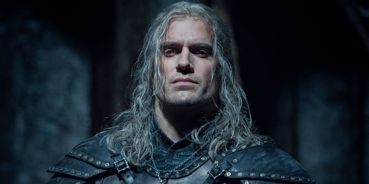 Henry Cavill, The Witcher Dizisinin Setinde Ayağından Yaralandı.