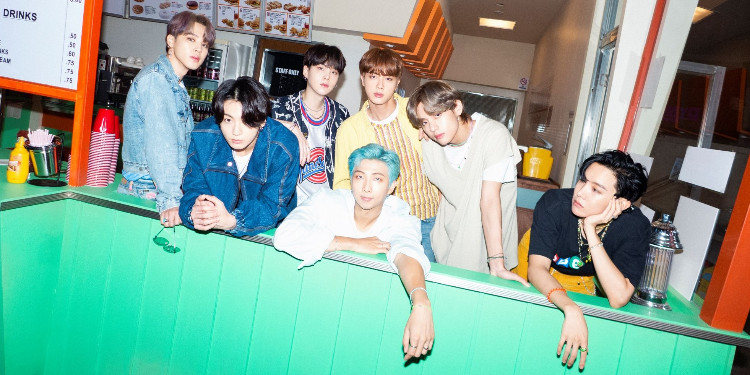 Hepiniz Bts Partisine Davetlisiniz!