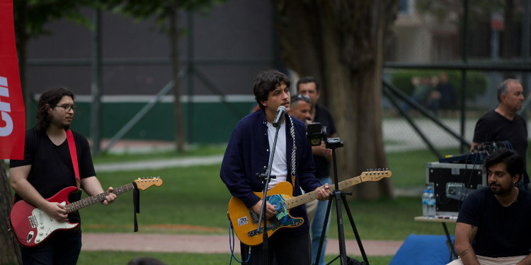 Indie’nin Yeni Yüzü: Helladas #Röportaj