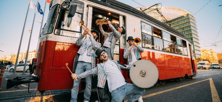 İSTANBUL'DA HER HAFTA SONU SOKAKTA MÜZİK VAR!