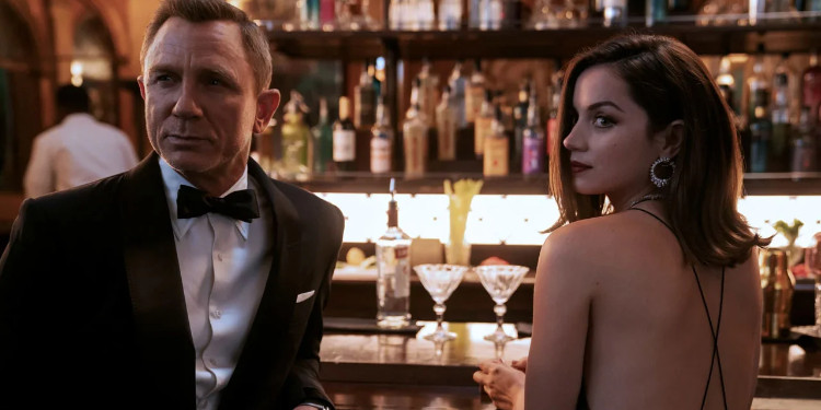 James Bond Serisinin Son Filmi No Time To Die 2 Nisan 2021'e Ertelendi.