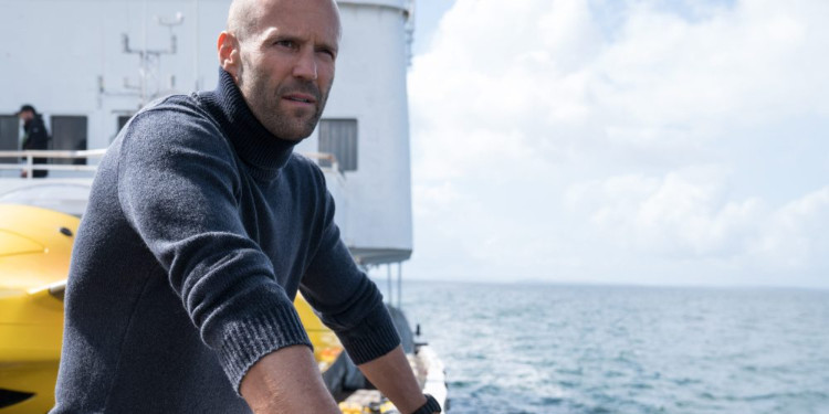 Jason Statham, Small Dark Look Filminin Başrolünü Üstlenecek.