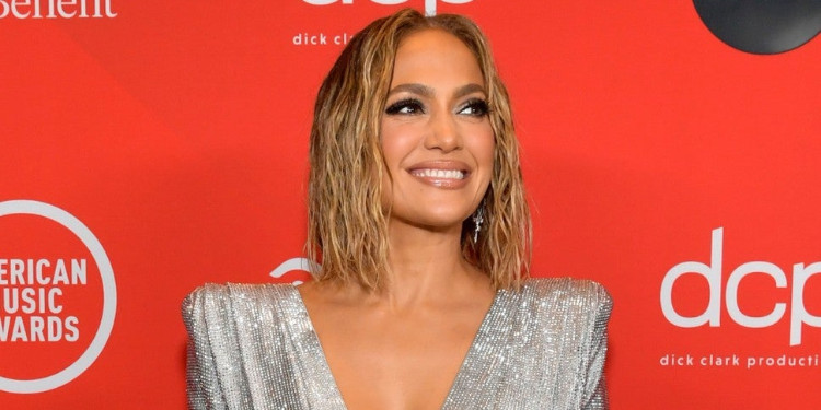 Jennifer Lopez'den Yepyeni Bir Tekli