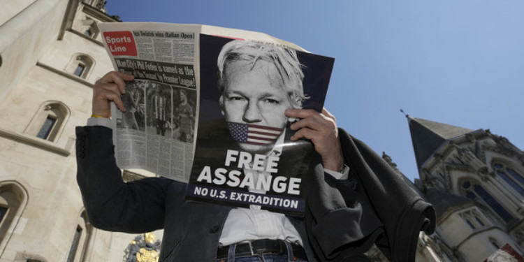 Julian Assange Artık Özgür