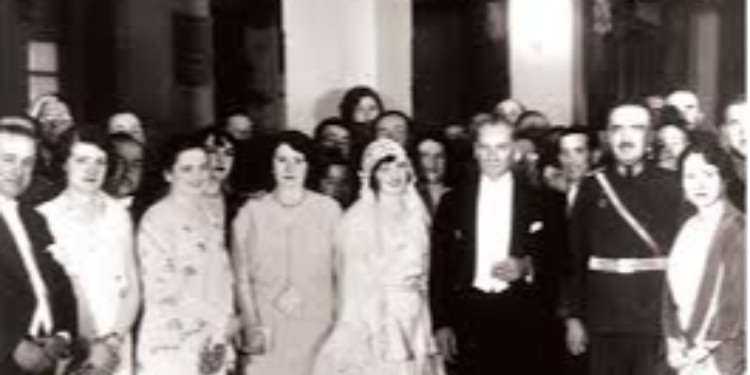 Kadınlarda Atatürk'ü En Çok Cezbeden Şey Nedir?