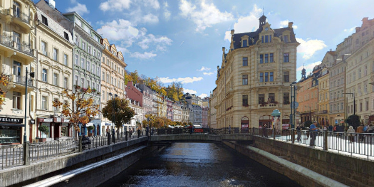 Karlovy Vary'den Günübirlik Geziler ve Turlar: Kaplıca Kasabasının Ötesinde