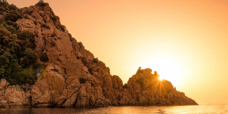 Korsika'yı Keşfetmek: Adanın Bölgelerine İlişkin Kapsamlı Bir Kılavuz