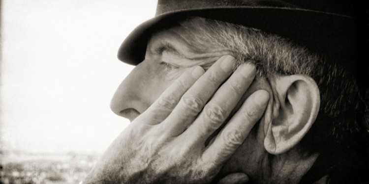 Leonard Cohen: “Çirkiniz Ama Müziğimiz Var!”