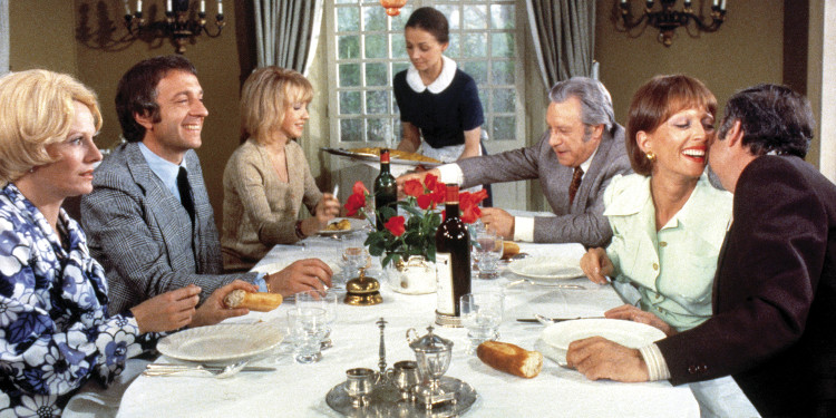 Luis Bunuel'den Sürrealist Bir Hiciv : Burjuvazi'nin Gizemli Çekiciliği
