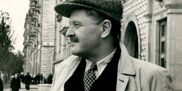 MAVİ GÖZLÜ DEV
