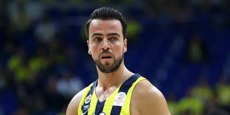 Melih Mahmutoğlu, Fenerbahçe Beko ile Yola Devam Ediyor