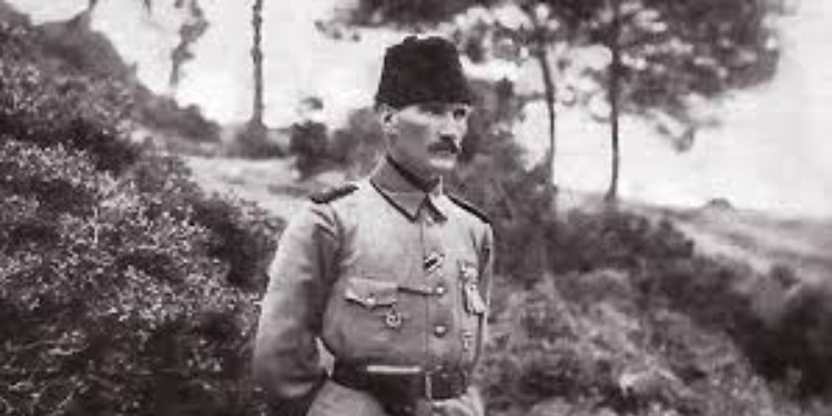 "Mustafa Kemal'in, Çanakkale'de Bir Etkisi Yoktur!" Yalanı