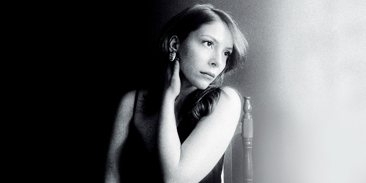 Müzik Dünyası'nın Tatlı Yüzü Begüm Şengül ''sitem'' İle Dinleyici Huzurunda