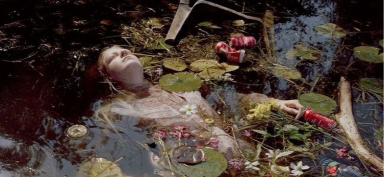 Ophelia Bir Kadın Değil, Suç Mahalliydi