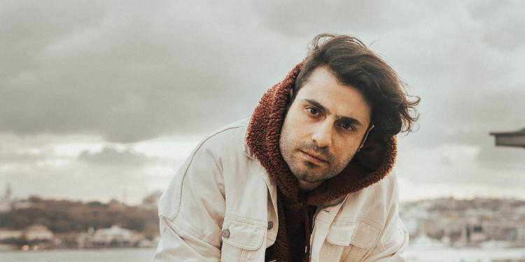 Ozbi'nin Yeni Şarkısı Dijital Platformlardaki Yerini Aldı