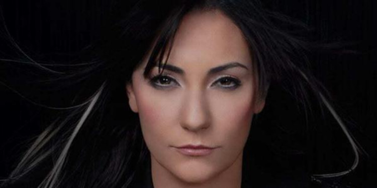Özlem Tekin'in Şarkı Sözlerinin Hangi Şarkısına Ait Olduğunu Bulabilecek Misin?