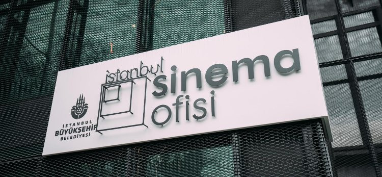 “PERDEDEN ÖNCE” SERGİSİ, İSTANBUL SİNEMA OFİSİ’NDE!