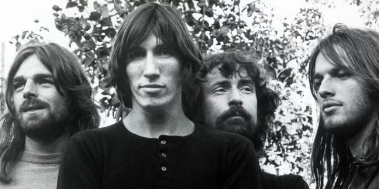 Pink Floyd'un Polonya konseri, solistin Ukrayna sözleri nedeniyle iptal edildi.
