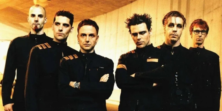 Rammstein'dan Disiplinli Bir Trajedi: Mutter