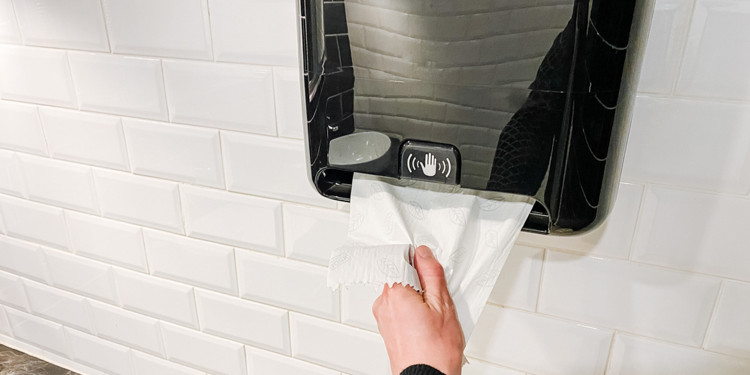 Restoranlar İçin Hijyenin Yeni Adı: Otomatik Havlu Dispenseri