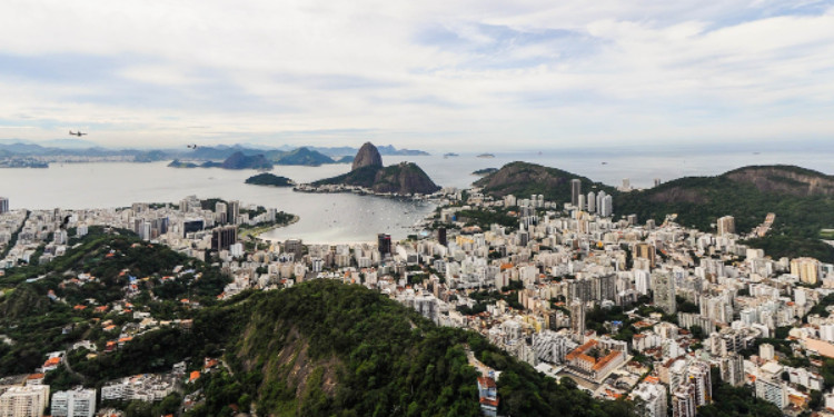 Rio'nun Gizli Hazinelerini Keşfetmek: Ezilen Yollardaki Maceralar