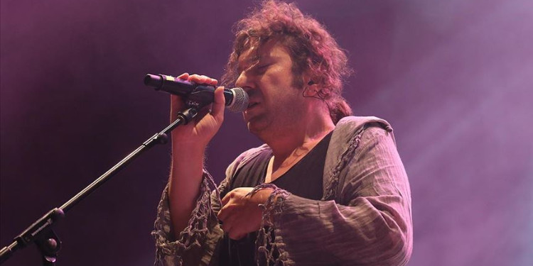 Şarkıcı Halil Sezai Paracıkoğlu Tutuklandı
