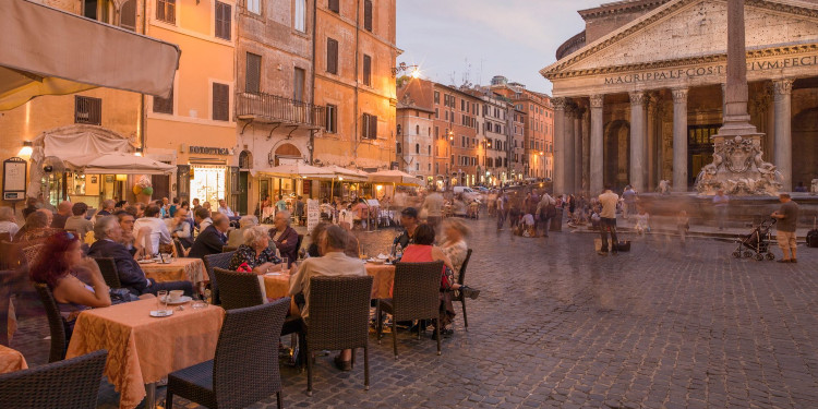 Sizi Roma Sokaklarında Gezintiye Çıkaracak Şarkılar