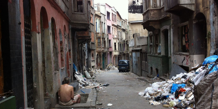 Tarlabaşı.. İstanbul'un Üvey Evladı