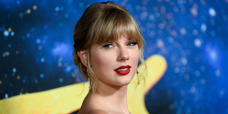 Taylor Swift, Fearless Döneminden Daha Önce Paylaşmadığı Bir Şarkıyı Yayımladı