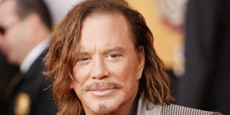 The Commando Filminin Kötü Adamı Mickey Rourke Olacak.