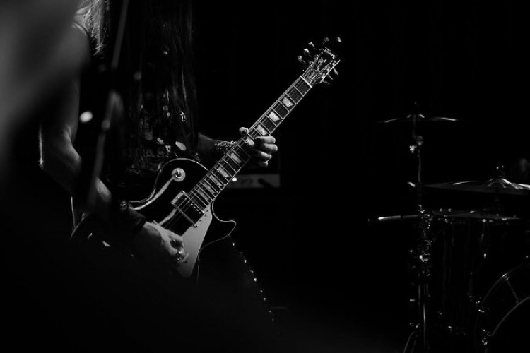 Türk Rock Müziğinde Keşfedilmeyi Bekleyen Gruplar; ANİDEN