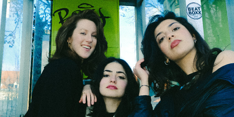 Üç Kültür, Tek Uyum: Confessions ile "The Reveal" Öncesi #Röportaj