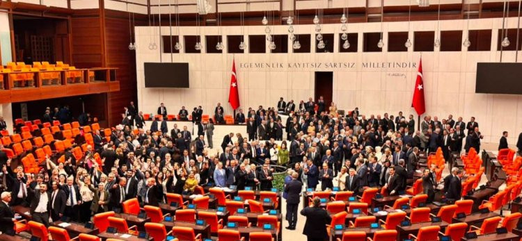 Ülkeyi Kimler Yönetiyor?