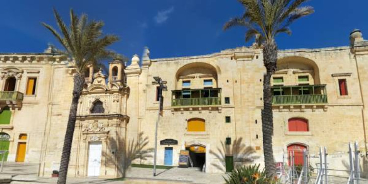 Valletta’da Yerel Gibi Yaşamak: Kafeler, Pazarlar ve Mahalle Büyüsü