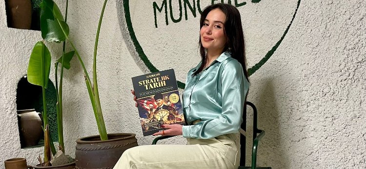 Yetenekli Yazar Ayşen Yuva  ile Söyleşi