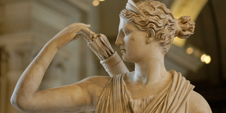 Yunan Mitolojisi'nin Güzeller Güzeli Ay Ve Av Tanrıçası: Artemis