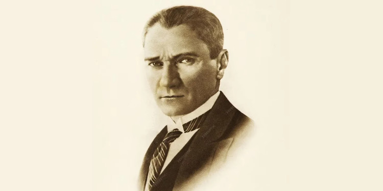 Zor zamanlarda rehberimiz: Atatürk'ten ilham veren on söz